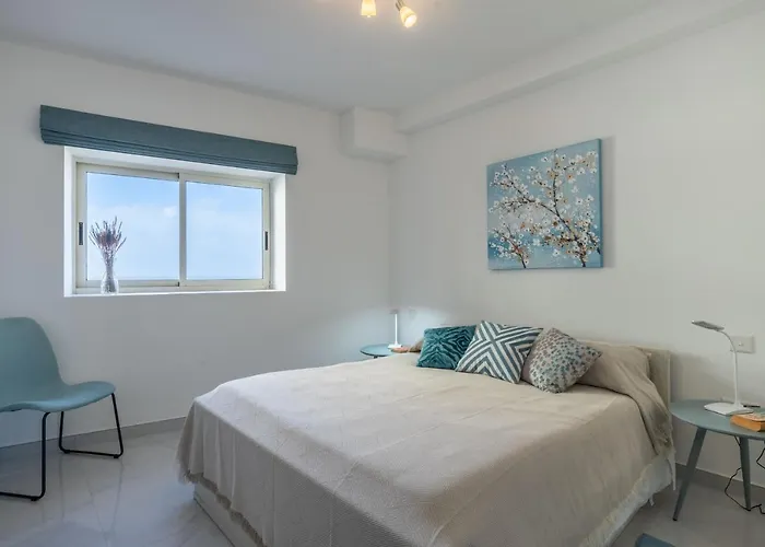 Sliema Bedrooms With Ensuite Bathrooms
