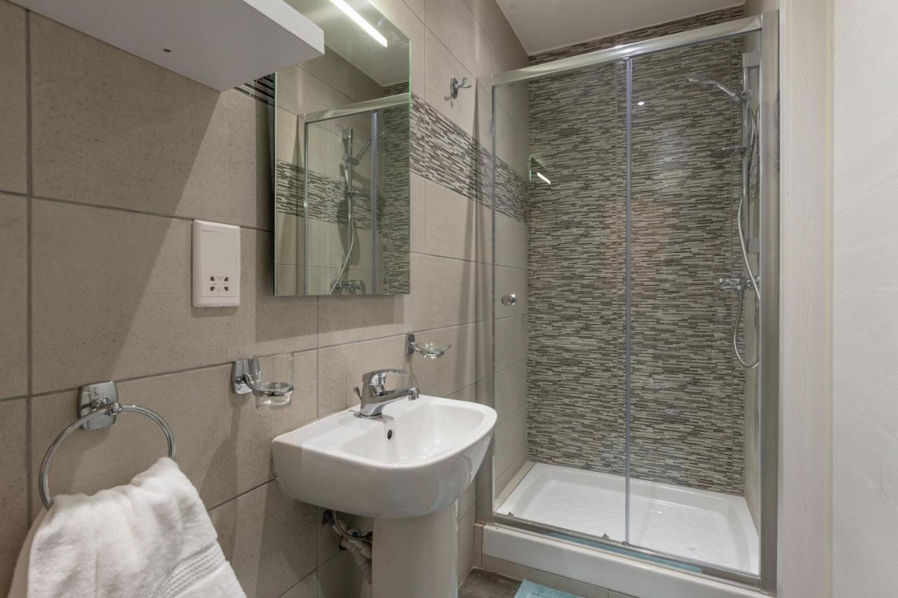 Homestay Bedrooms With Ensuite Bathrooms Sliema