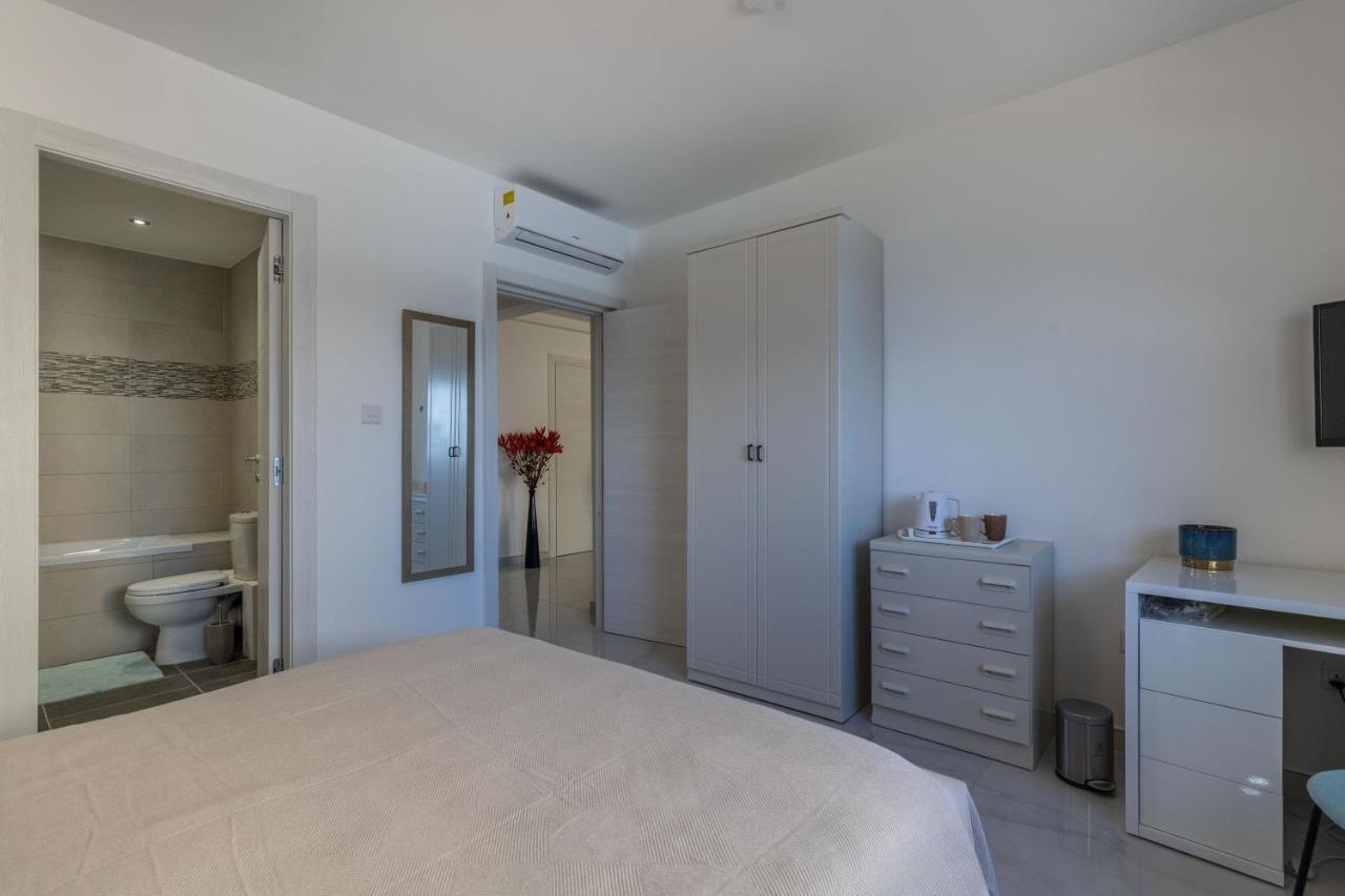 Bedrooms With Ensuite Bathrooms Sliema