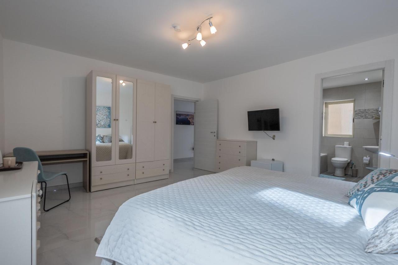 Bedrooms With Ensuite Bathrooms